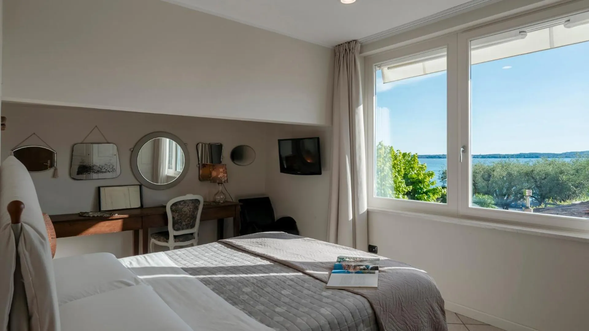 Arcimboldo House 2&2, Emma Villas Sirmione 0*,  Italia