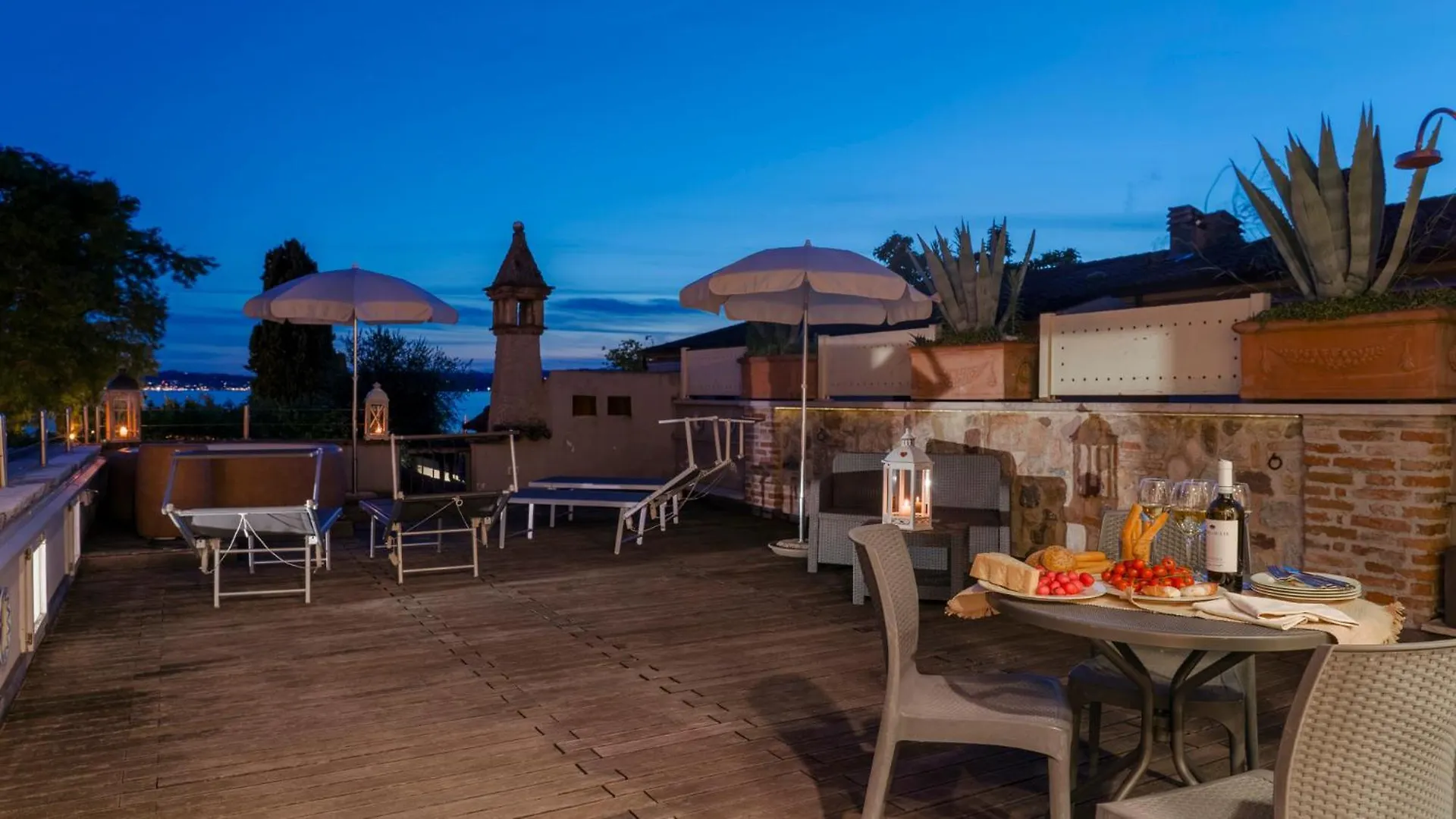 Arcimboldo House 2&2, Emma Villas Sirmione İtalya